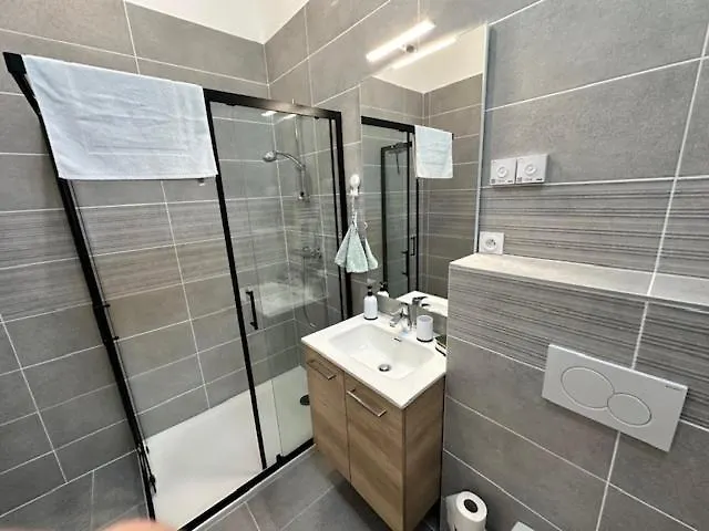 Maison 50 Avec 5 Chambres Lechaffardcom Satolas-et-Bonce Apartment